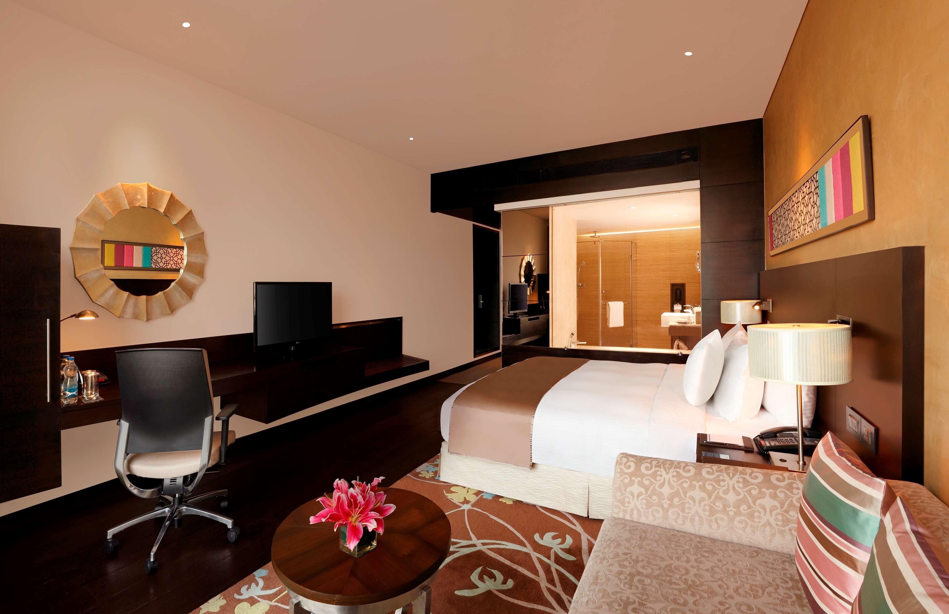 Hilton Jaipur Hotel Buitenkant foto Deluxe Room