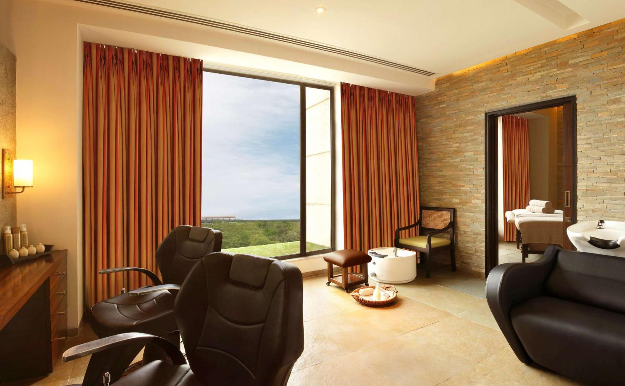 Hilton Jaipur Hotel Buitenkant foto The spa at The Oberoi, Mumbai