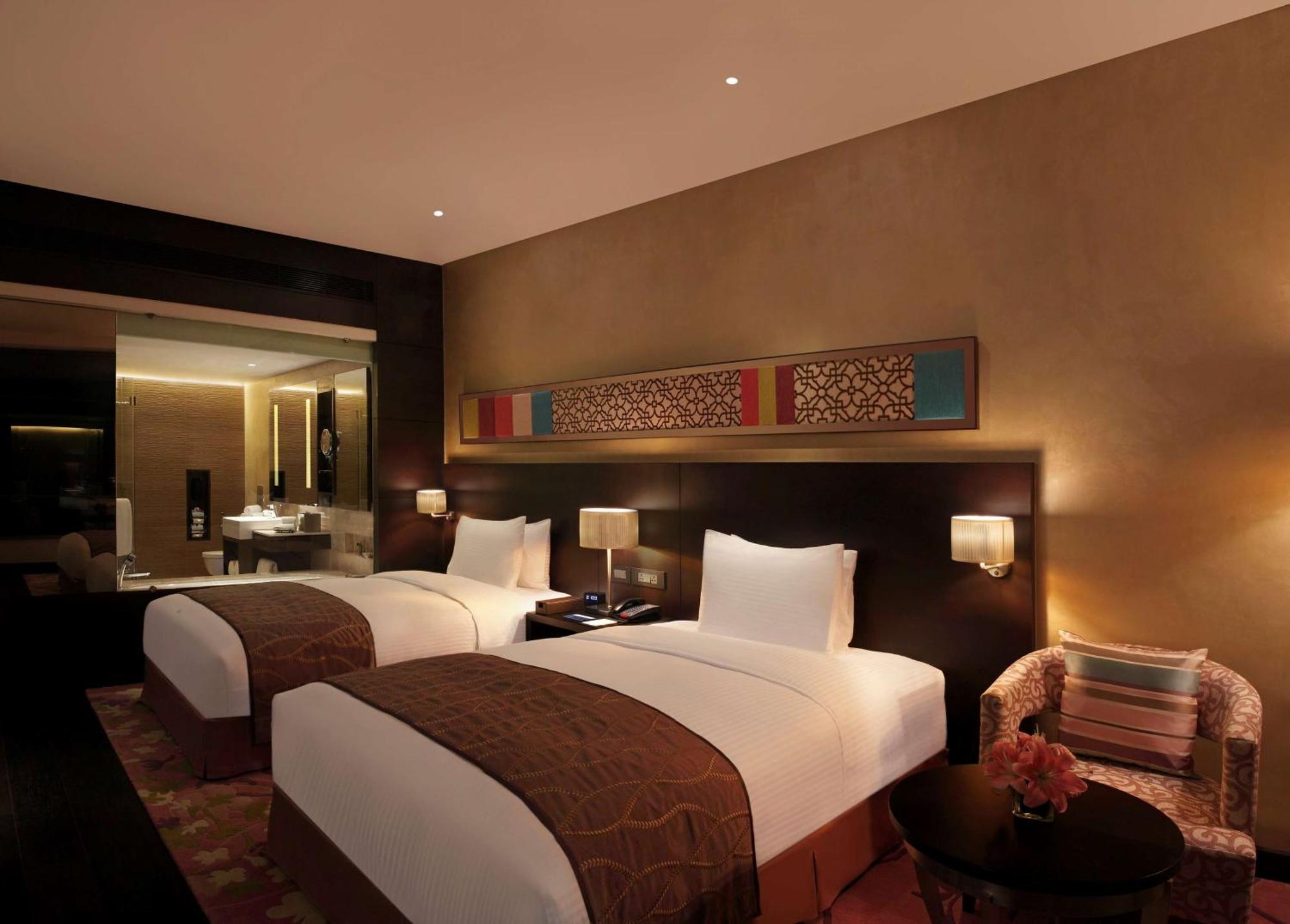 Hilton Jaipur Hotel Buitenkant foto Deluxe Room
