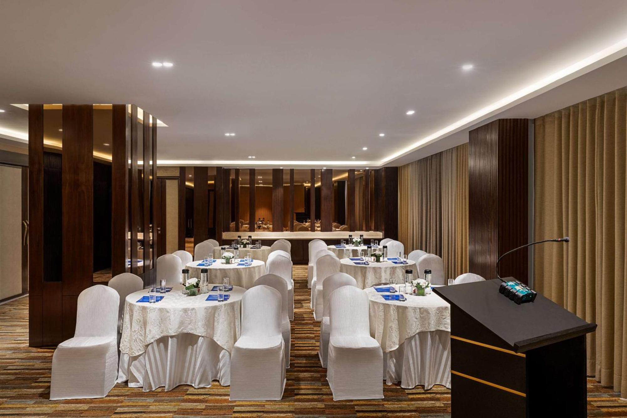 Hilton Jaipur Hotel Buitenkant foto Meeting room