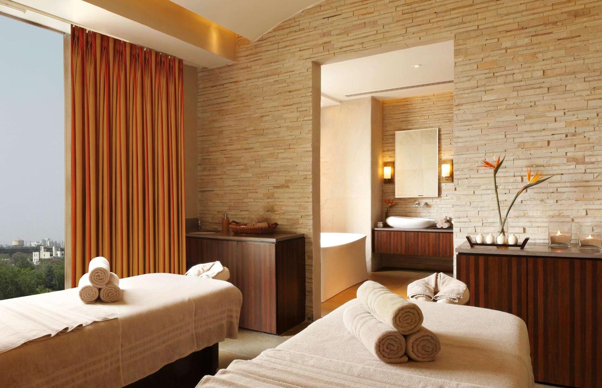 Hilton Jaipur Hotel Buitenkant foto Spa at The Oberoi, Mumbai