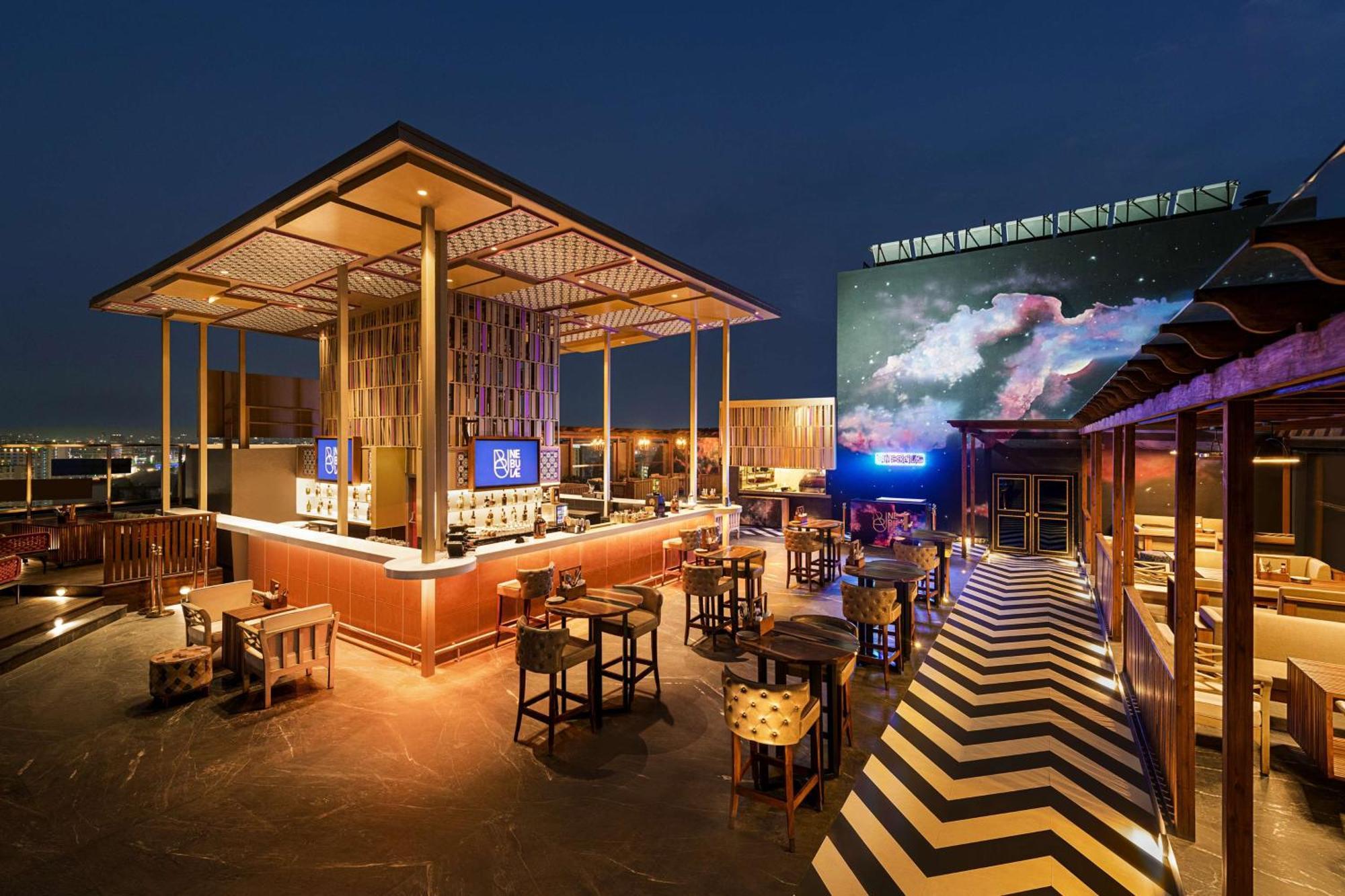Hilton Jaipur Hotel Buitenkant foto The Bar