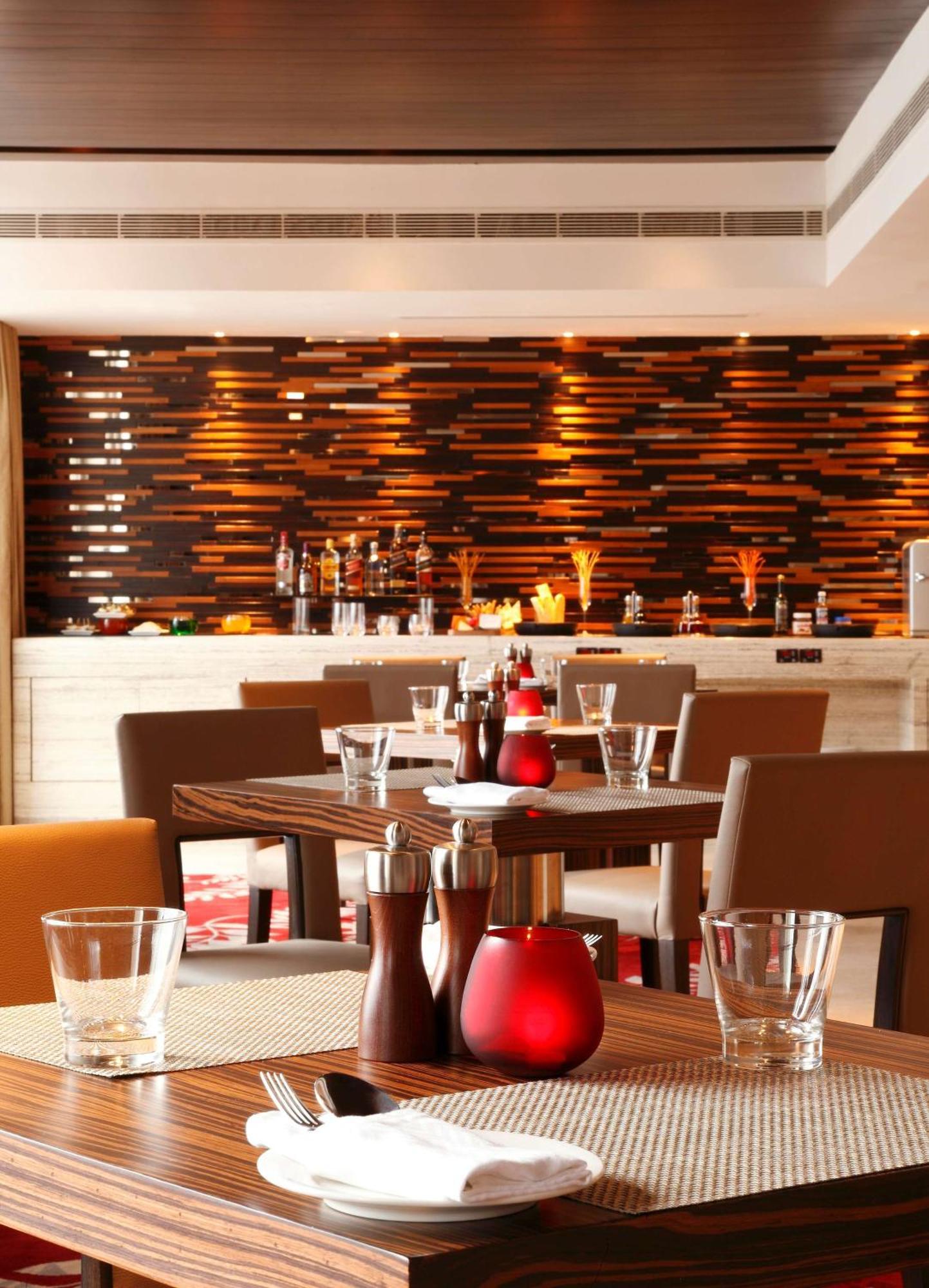 Hilton Jaipur Hotel Buitenkant foto A 3D rendering of a kitchen