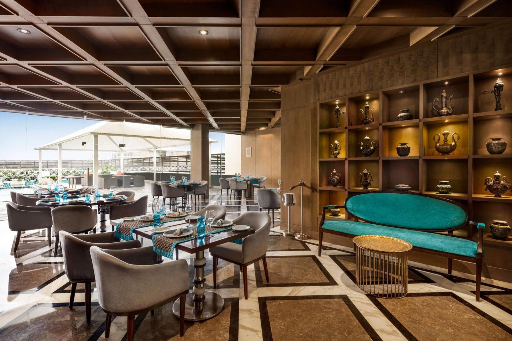 Hilton Jaipur Hotel Buitenkant foto The Terrace