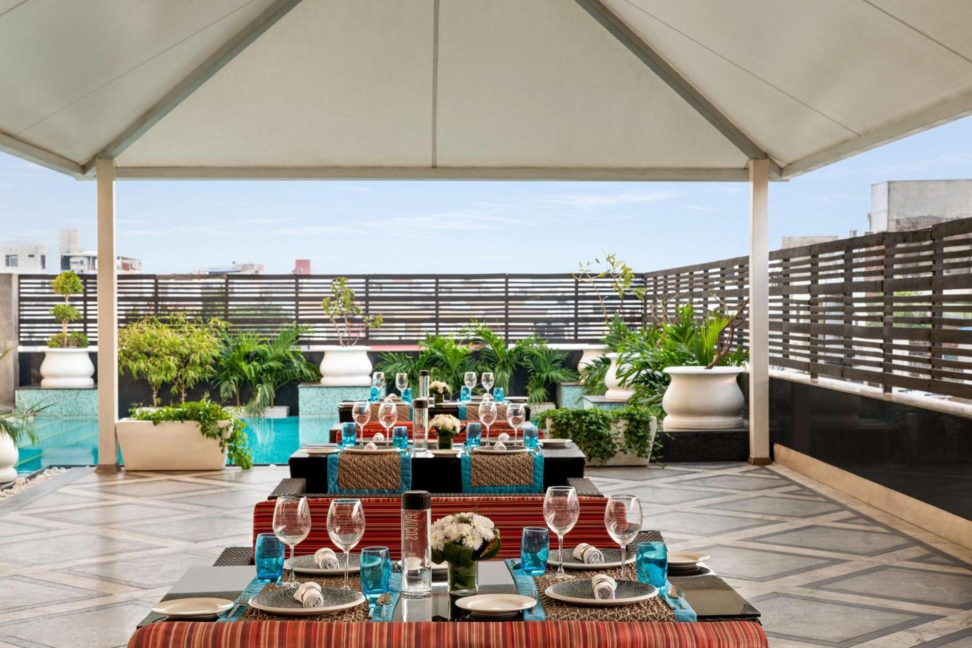Hilton Jaipur Hotel Buitenkant foto The Terrace at The Park, New Delhi