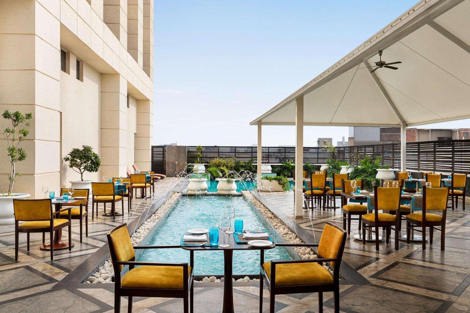 Hilton Jaipur Hotel Buitenkant foto The Pool at The Park, New Delhi